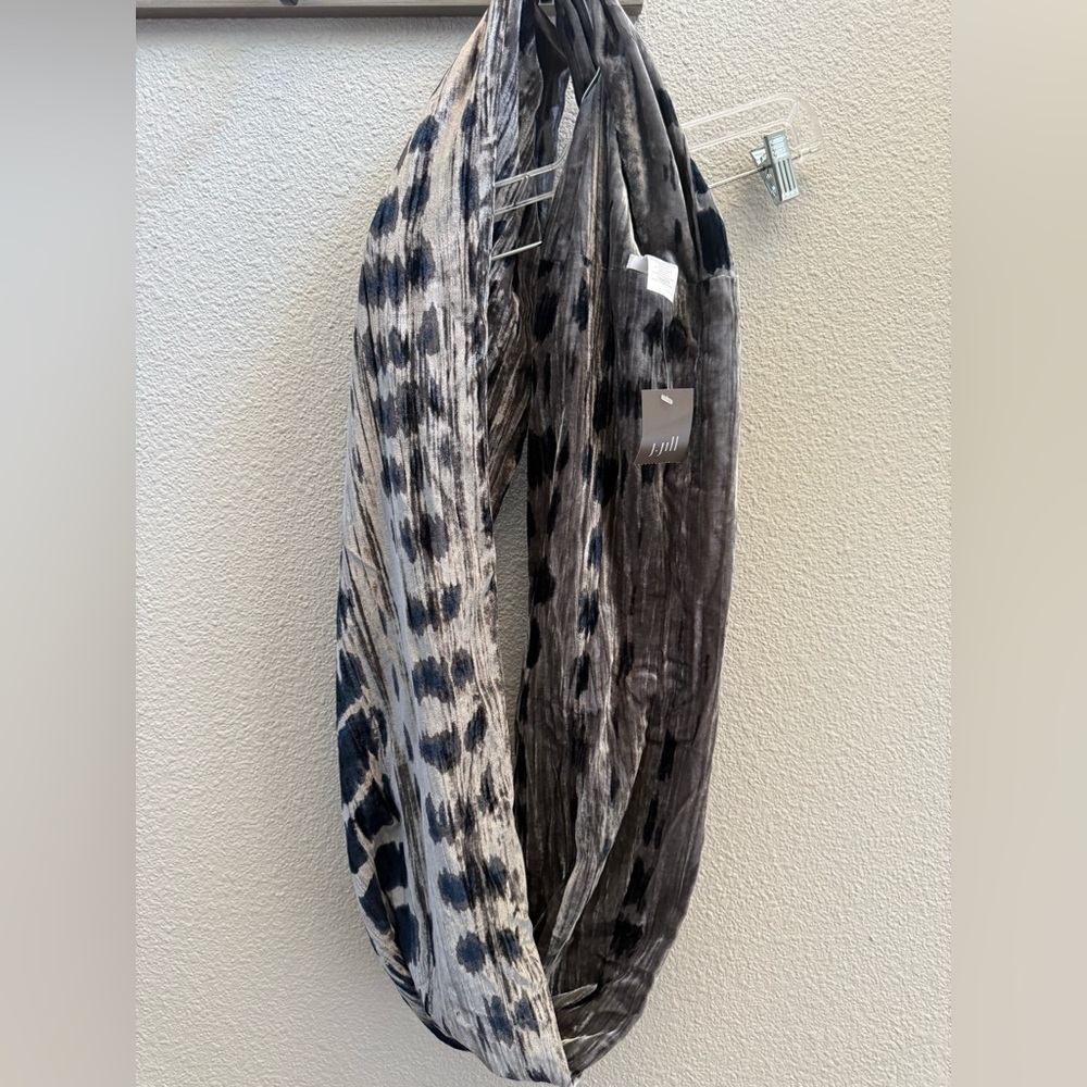 J. Jill Pure crushed velvet gray/navy batik Shibori pattern infinity scarf OS